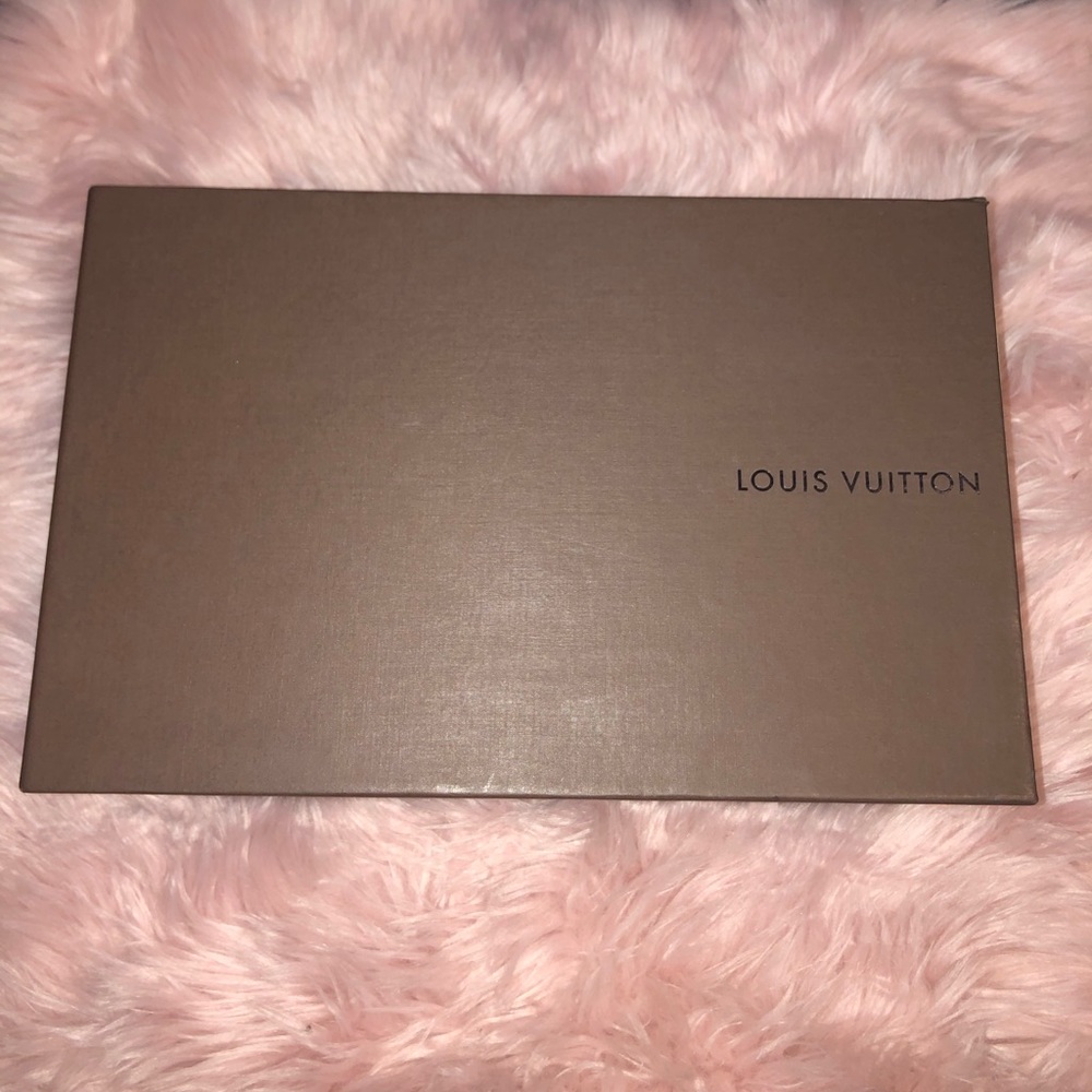 Authentic Louis Vuitton shoe box! - Picture 9 of 9